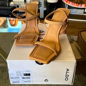 Aldo strappy high heeled sandal medium beige size 8.5 only worn once